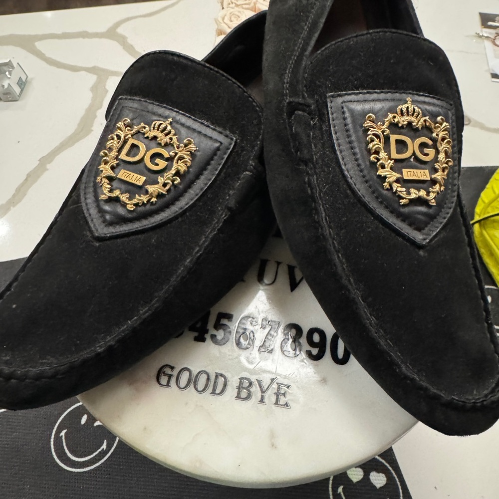 Men’s dolce Gabbana shoes, size 10 vintage crest design LIMITED EDITION